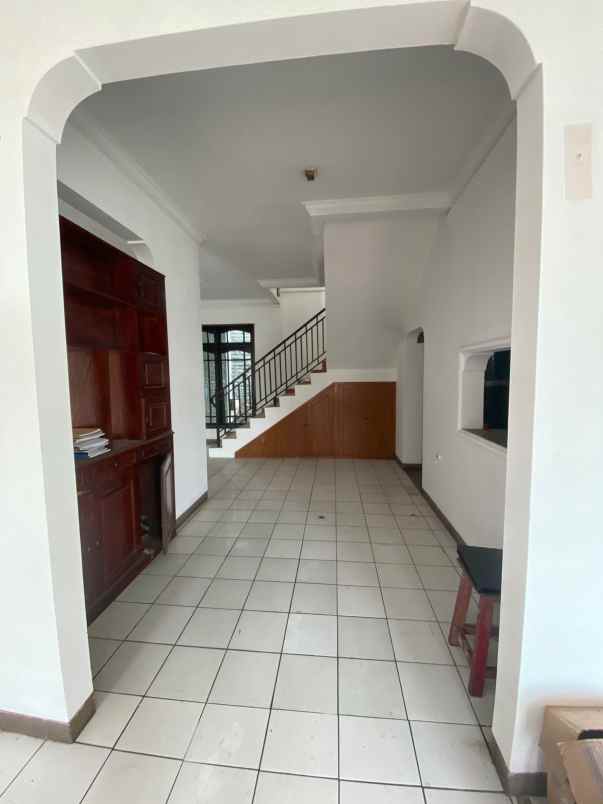 dijual rumah jalan ra kartini margahayu