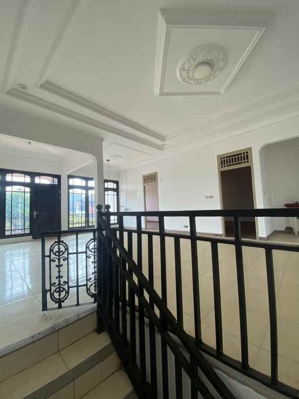 dijual rumah jalan ra kartini margahayu