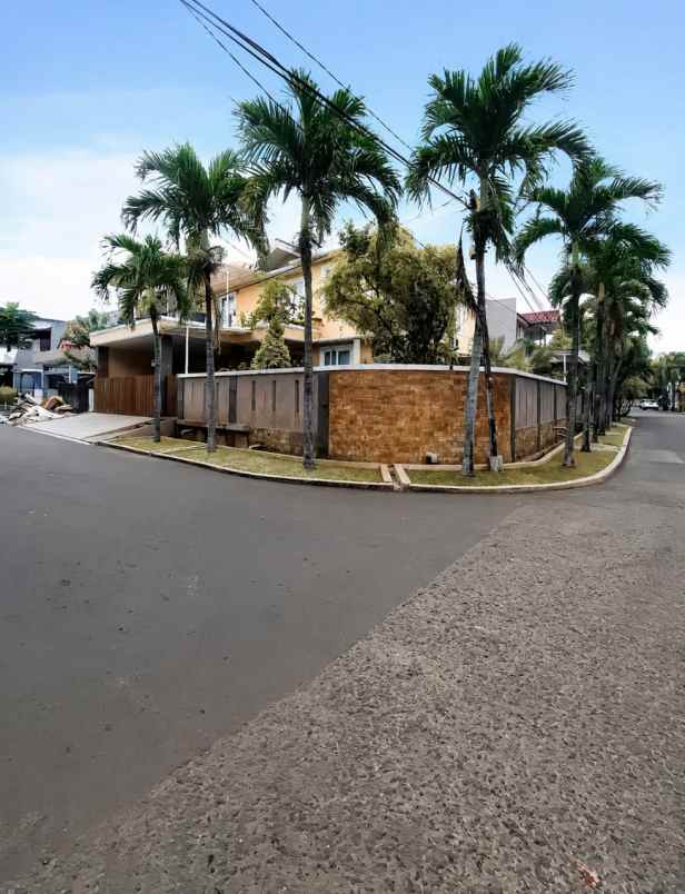 dijual rumah jalan raya bintaro