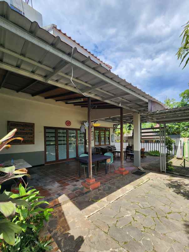 dijual rumah jalan raya bintaro jaya