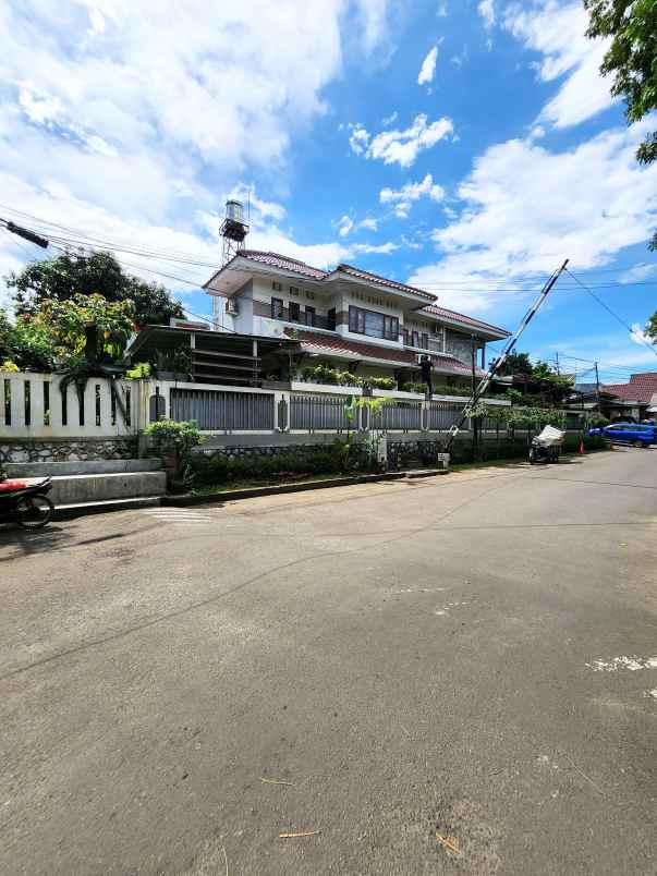 dijual rumah jalan raya bintaro jaya