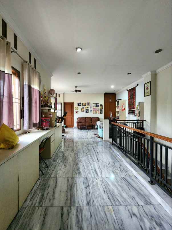 dijual rumah jalan raya bintaro jaya