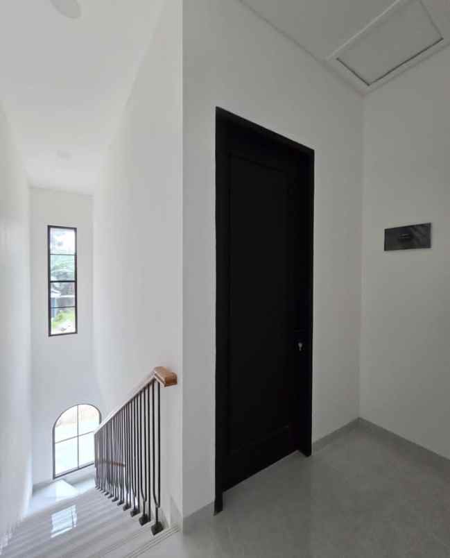 dijual rumah jalan raya cinere