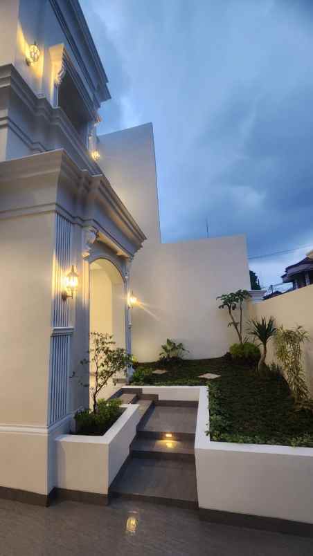 dijual rumah jalan raya joglo jakarta barat