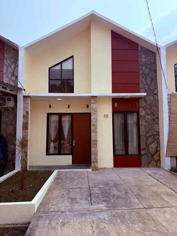 dijual rumah jalan raya kalisuren
