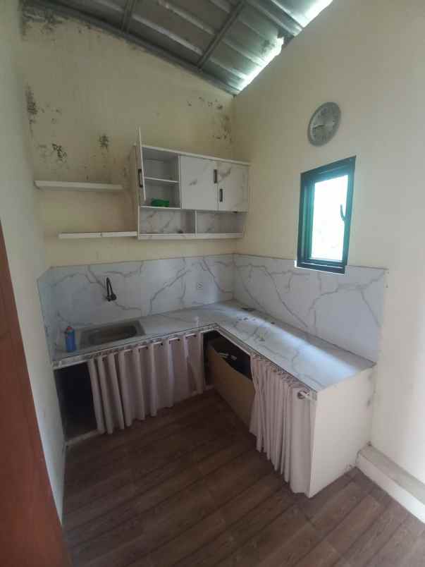 dijual rumah jalan raya kalisuren