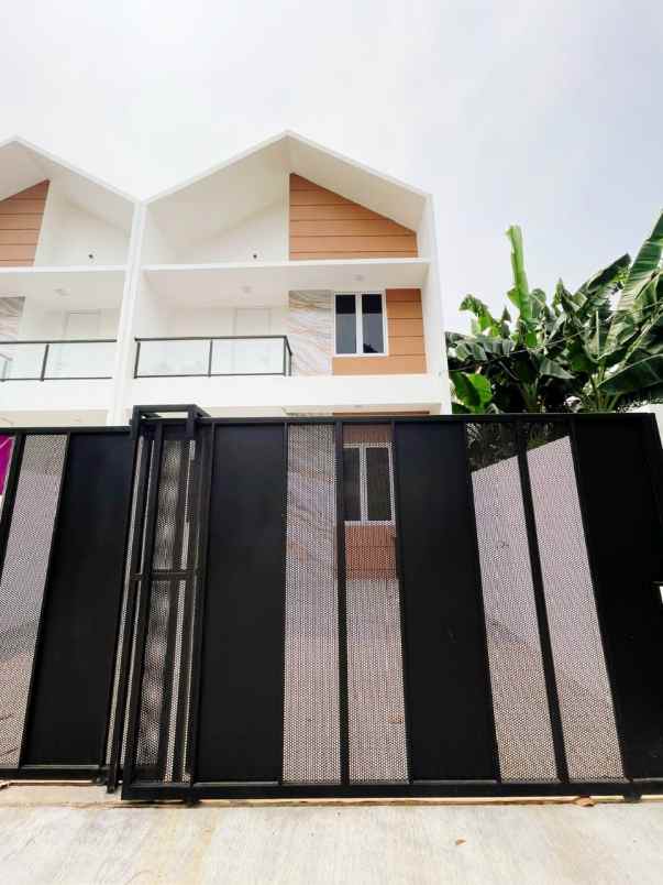 dijual rumah jalan raya komplek dki