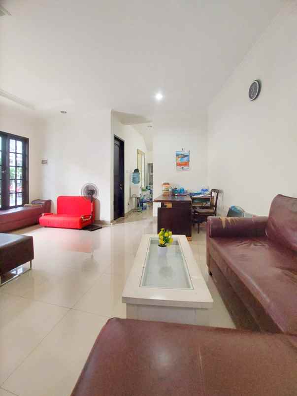 dijual rumah jalan raya lebak bulus