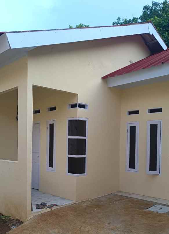 dijual rumah jalan raya pabuaran