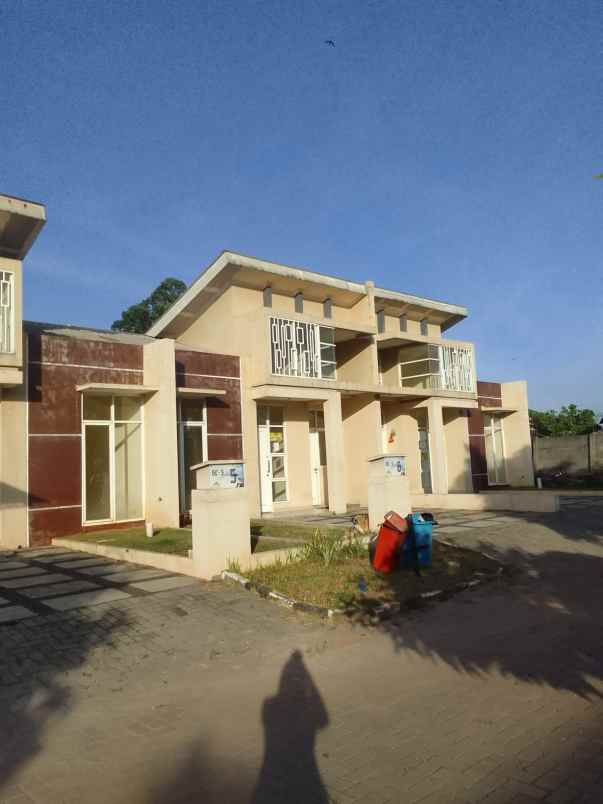 dijual rumah jalan raya sepatan mauk