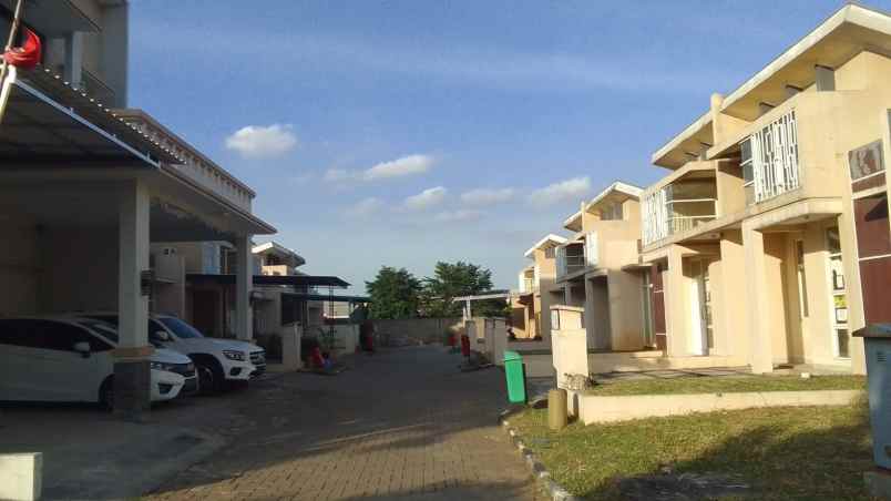 dijual rumah jalan raya sepatan mauk