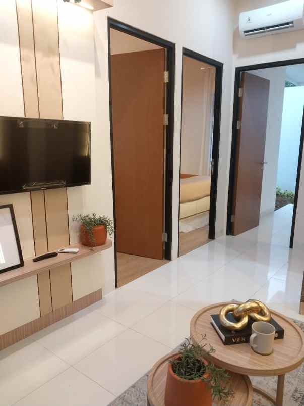 dijual rumah jalan raya serpong