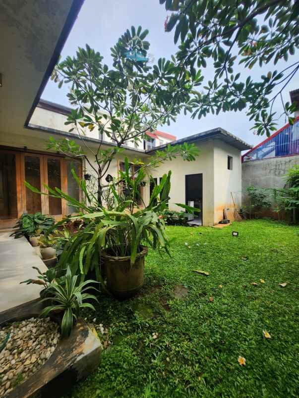 dijual rumah jalan raya tanah kusir
