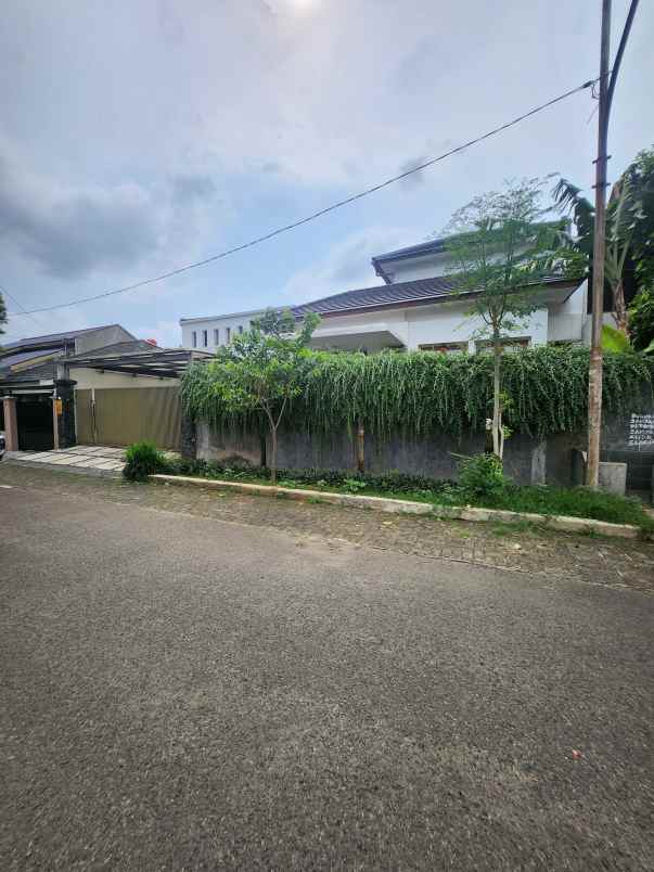 dijual rumah jalan raya tanah kusir