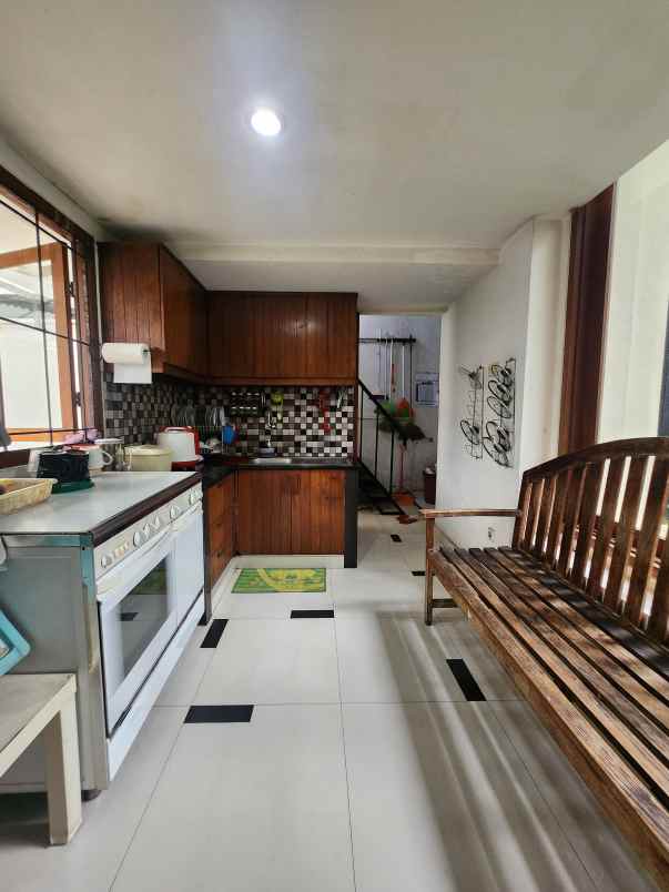 dijual rumah jalan raya tanah kusir