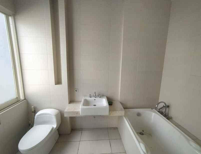 dijual rumah jalan royal park 1 citraland