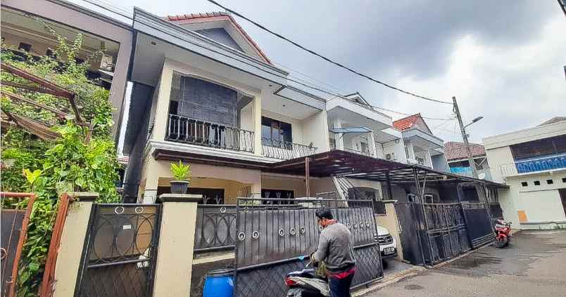 dijual rumah jalan swadarma dalam iii