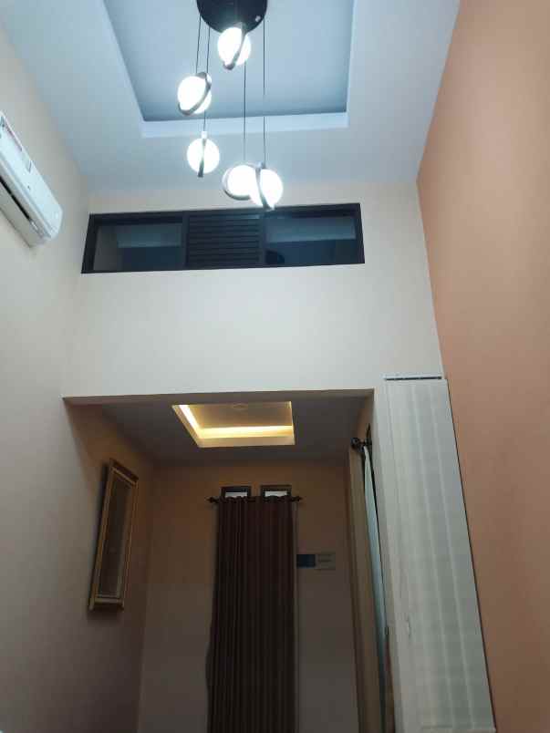 dijual rumah jalan taman rajawali