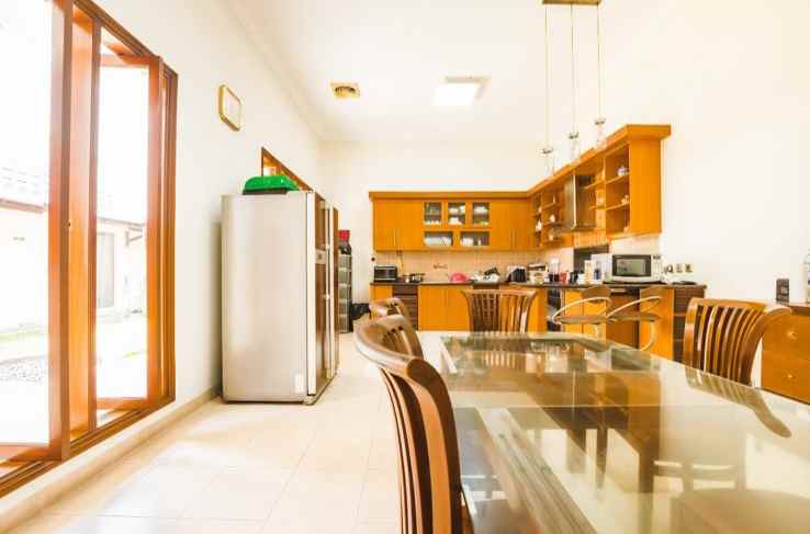 dijual rumah jalan tanah abang iv