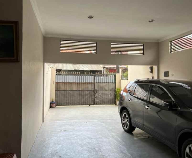 dijual rumah jalan tasbe kel cengkareng