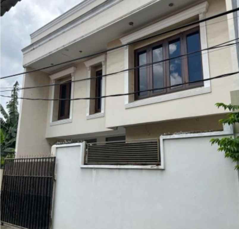 dijual rumah jalan tasbe kel cengkareng