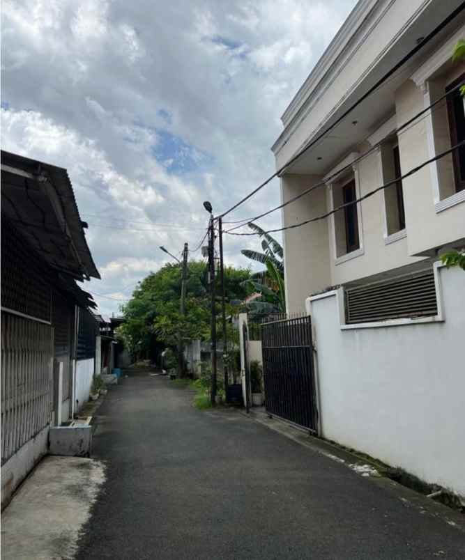 dijual rumah jalan tasbe kel cengkareng