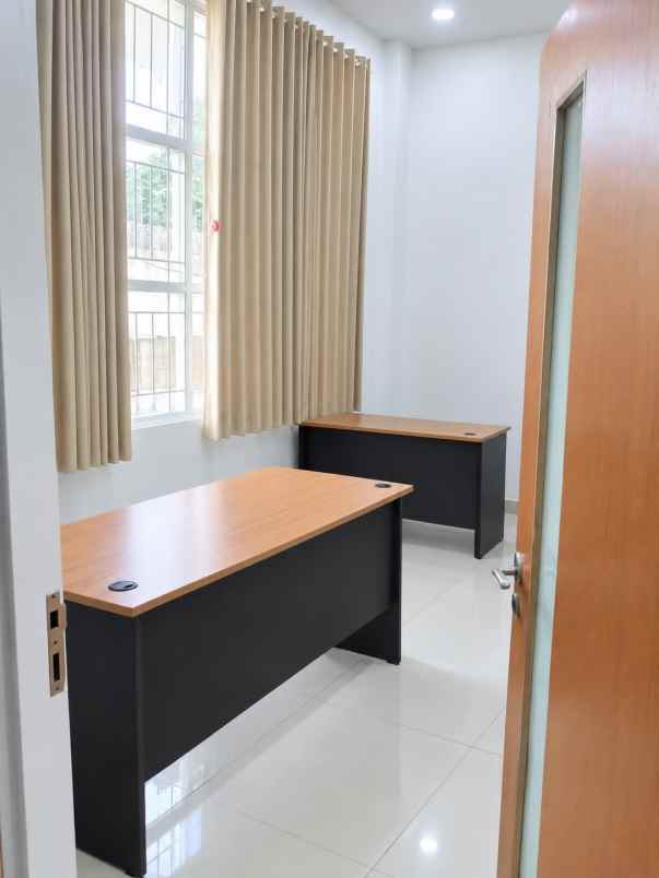 dijual rumah jalan wiyung permai