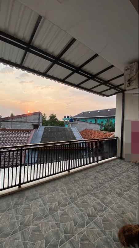 dijual rumah japos ciledug