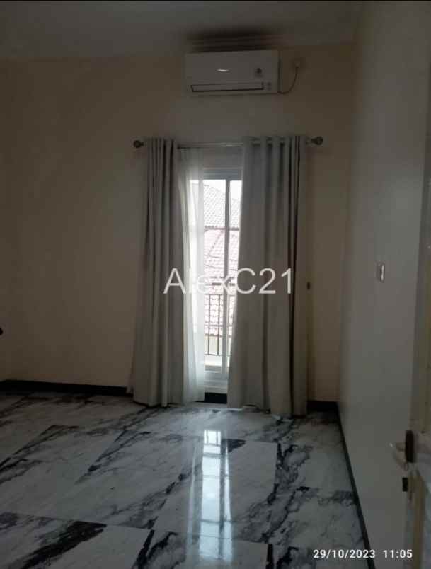 dijual rumah jati