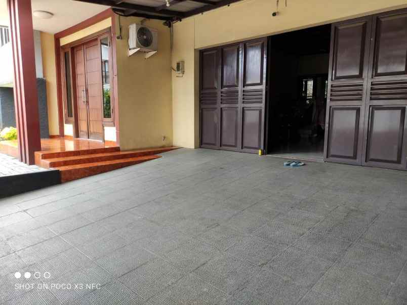 dijual rumah jatiwaringin asri