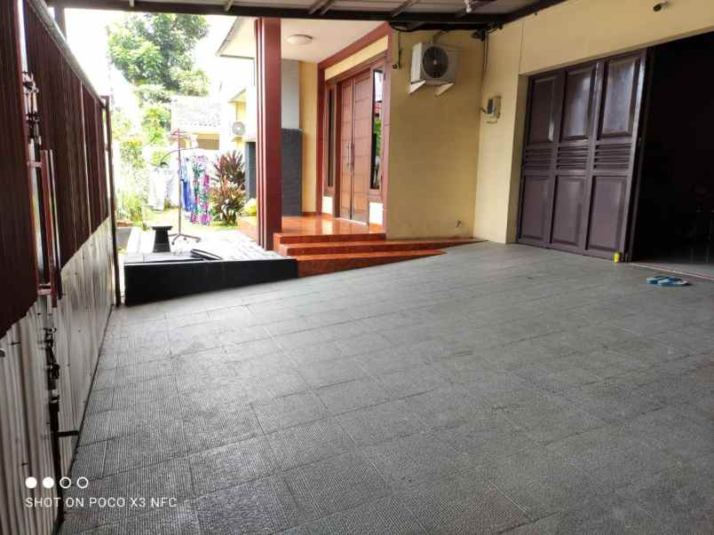 dijual rumah jatiwaringin asri