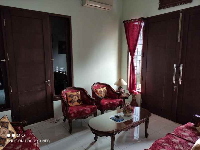 dijual rumah jatiwaringin asri