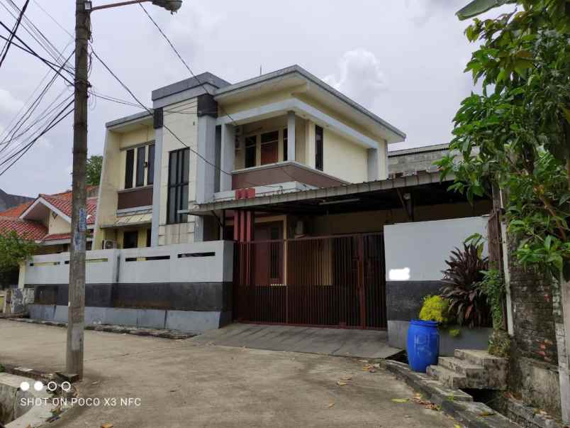 dijual rumah jatiwaringin asri