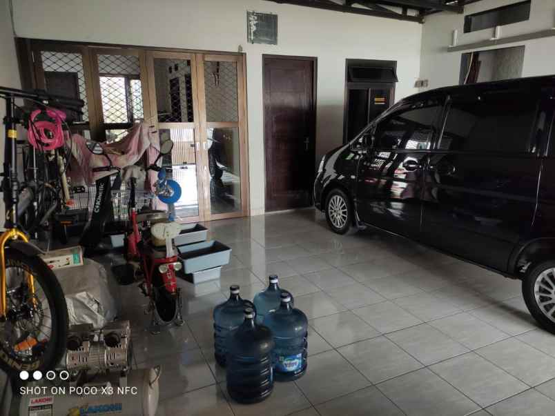 dijual rumah jatiwaringin asri