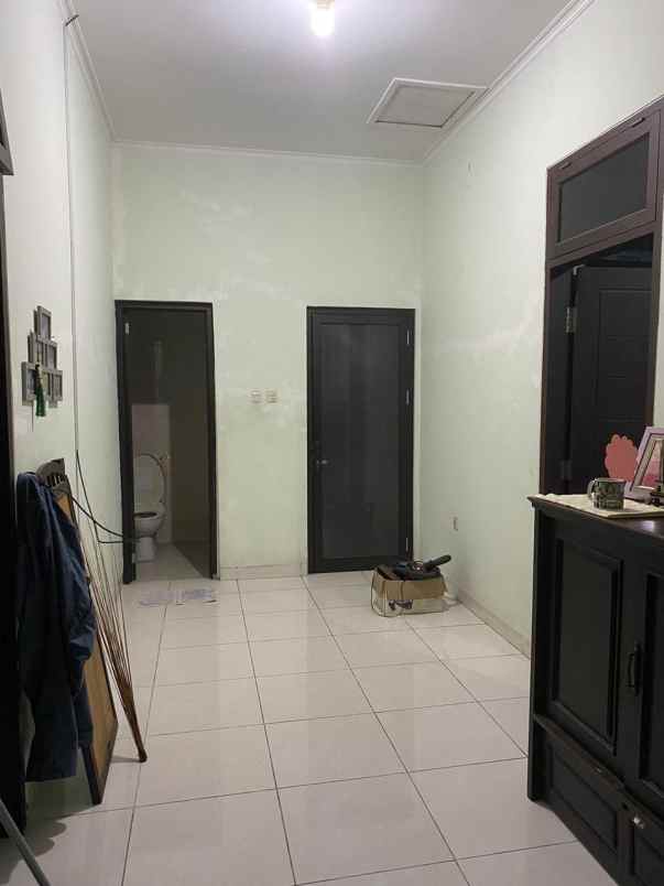 dijual rumah jatiwaringin asri