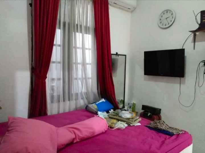 dijual rumah jl anggrek