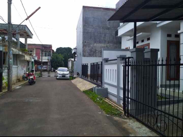 dijual rumah jl anggrek