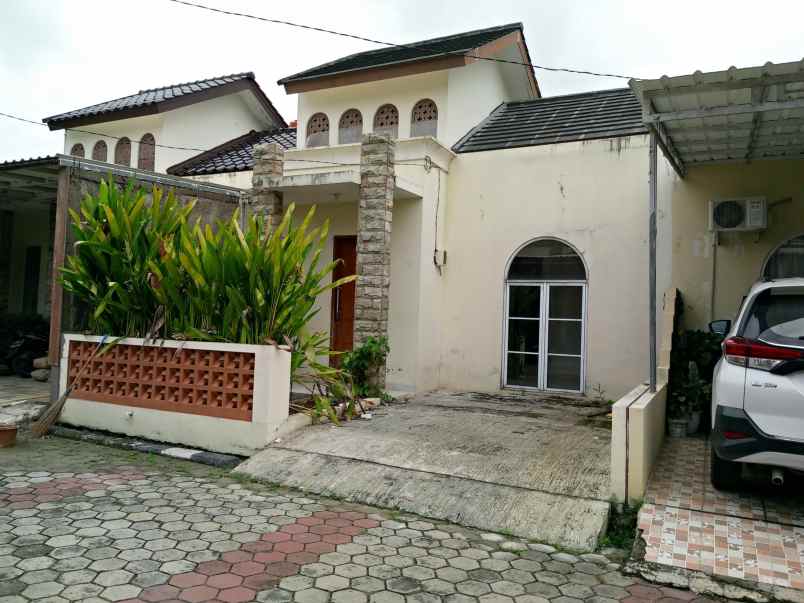 dijual rumah jl atang sanjaya