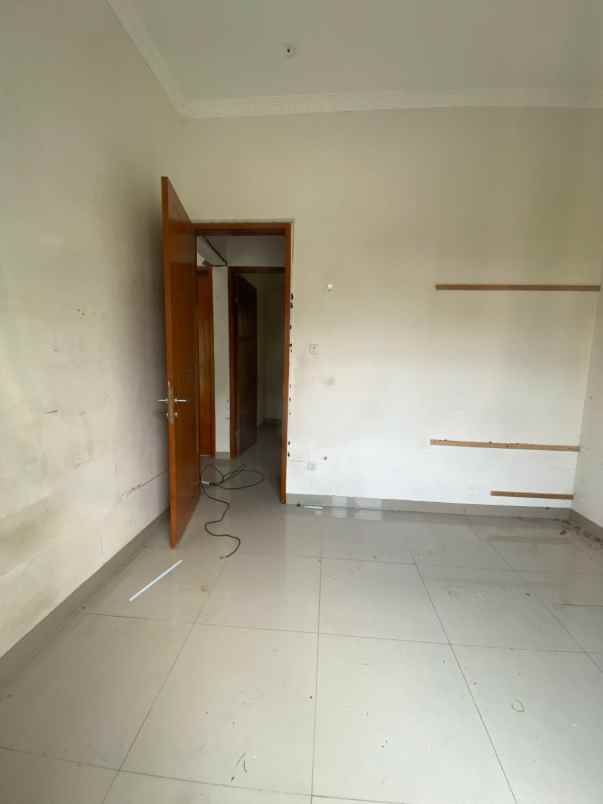 dijual rumah jl atang sanjaya