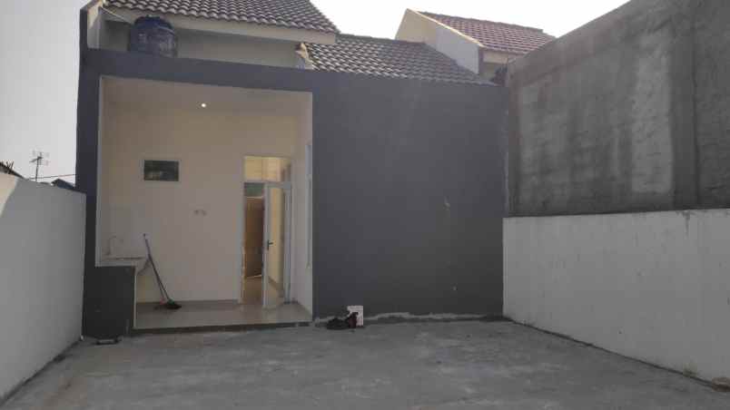 dijual rumah jl babakan madang sentul