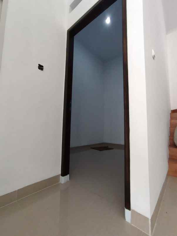 dijual rumah jl bintara kec bekasi