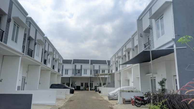 dijual rumah jl boro bugis rt 17 rw 03