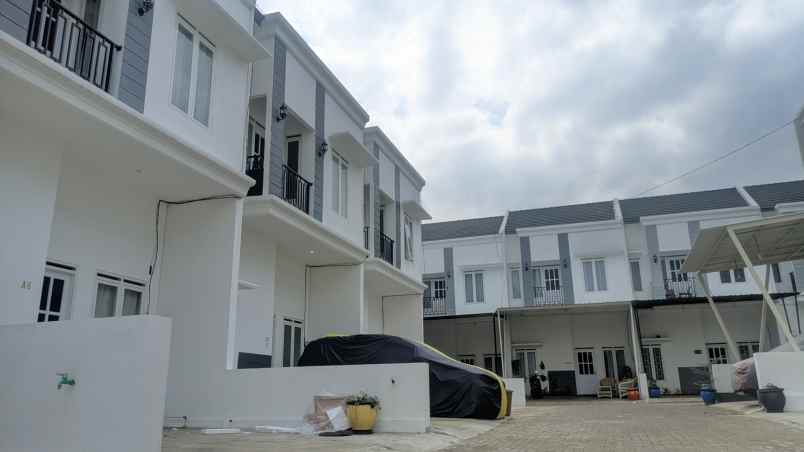 dijual rumah jl boro bugis rt 17 rw 03