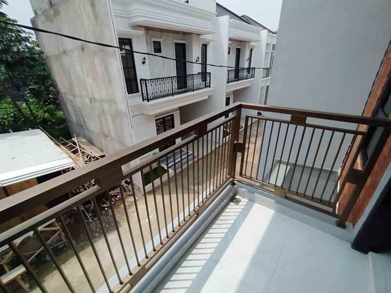 dijual rumah jl bukit sikumbang