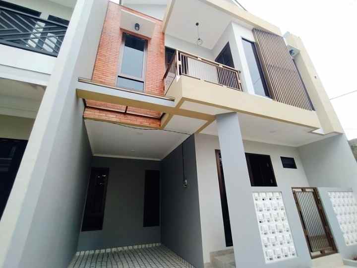 dijual rumah jl bukit sikumbang