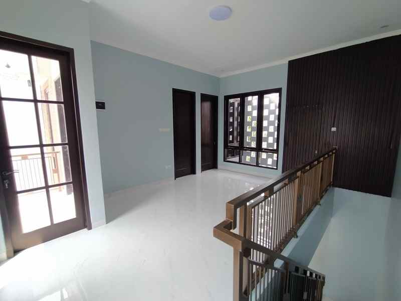 dijual rumah jl bukit sikumbang