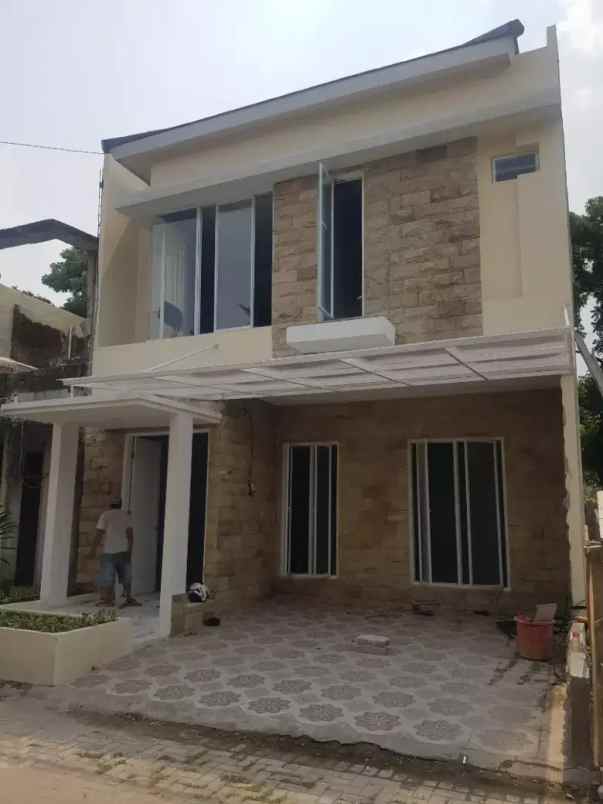 dijual rumah jl cawang jakarta timur