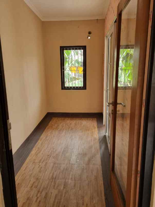 dijual rumah jl cemara