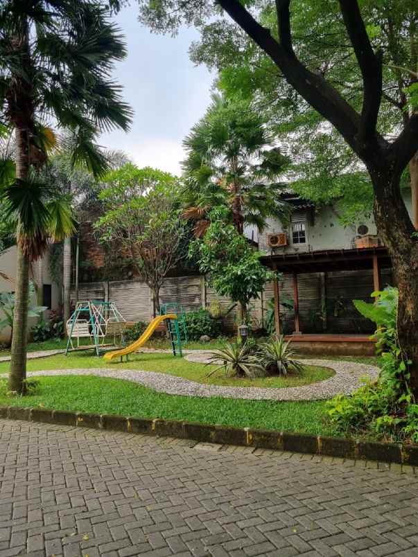 dijual rumah jl cemara