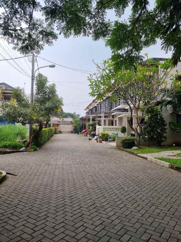 dijual rumah jl cemara